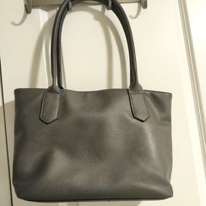 ✨SALE: 2 for 50% off!✨ Grey Medium Handbag